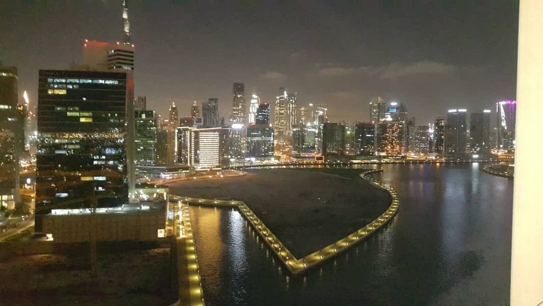 Spacious 1Bed with Lake and Burj View At churchill tower