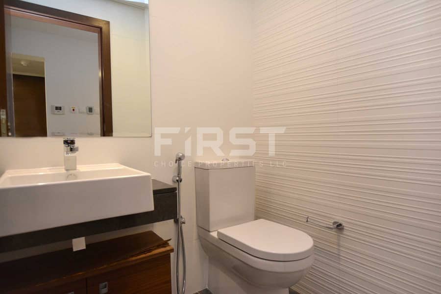 10 Internal Photo of 2 Bedroom Apartment in The Gate Tower Shams Abu Dhabi Al Reem Island Abu Dhabi UAE (8). jpg