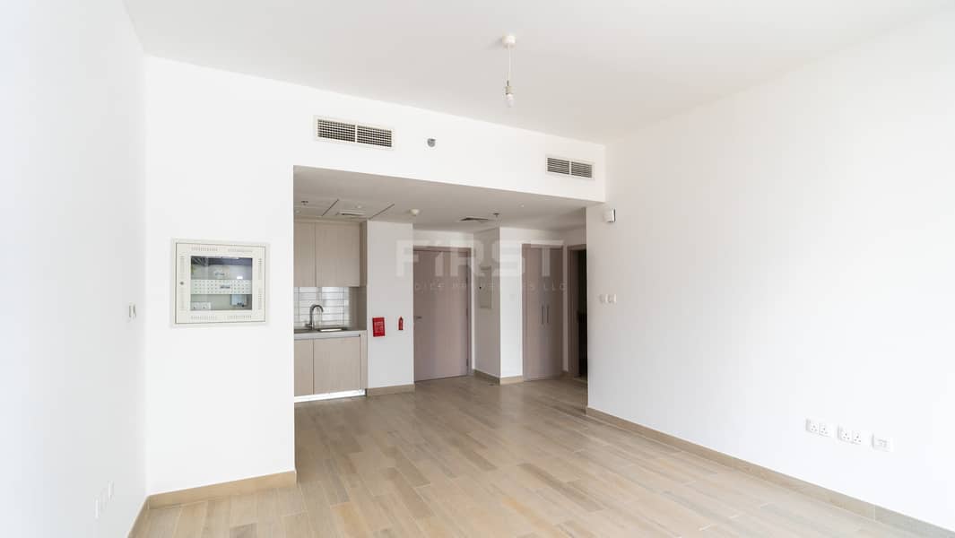 4 1BR Apt Watersedge Yas Island Abu Dhbai UAE  (4). jpg