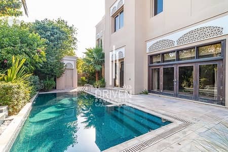 Elegant Type D 6 Bed Villa Best Location Elegant Type D 6 Bed Villa Best Location