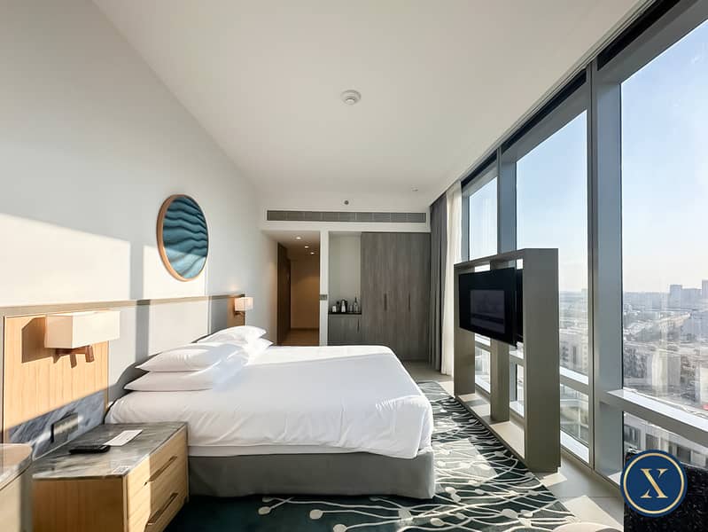High floor | Corner unit | Hotel room