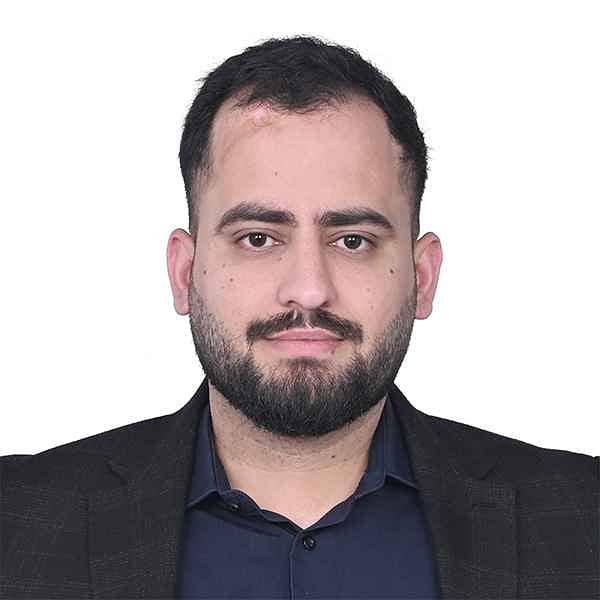 Zeeshan  Khan