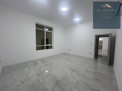 !! Big Studio ,Ground Floor, Nice Washroom, Outclass Finishing In Shamkha City !!