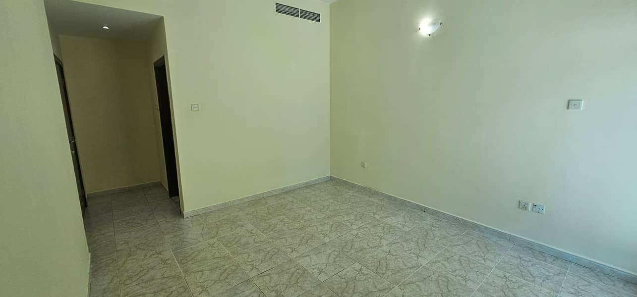 19 efbaca73-4111-4108-98e1-e8b019f61a5b. jpg