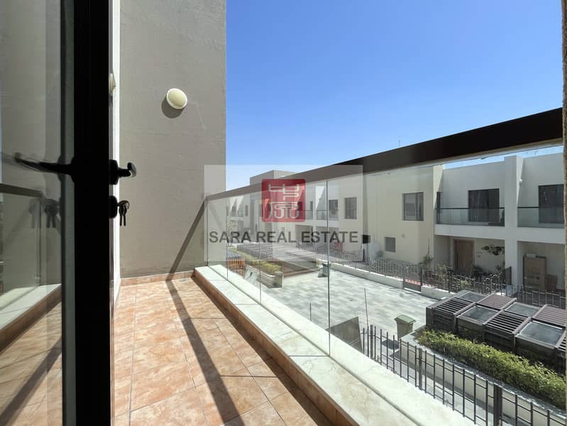 35 11.0 Attached Balcony. JPG