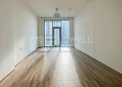1 Bedroom Flat for Rent in Business Bay, Dubai - Spacious Layout | Canal View | Unfurnished