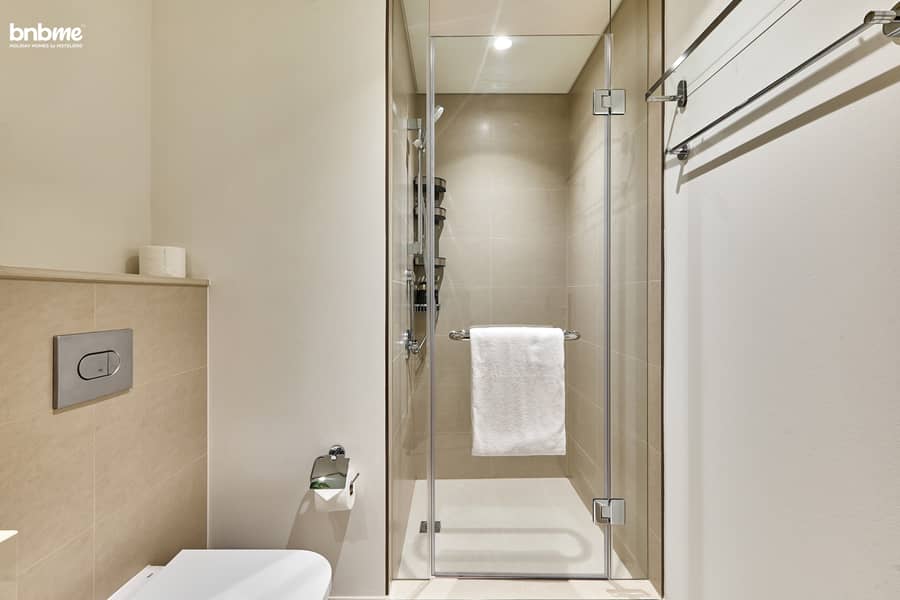 6 Common Bathroom for 2 Beds 1. jpg
