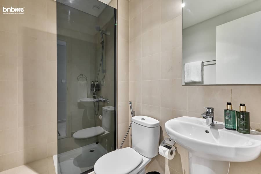 40 Maids Bathroom. jpg