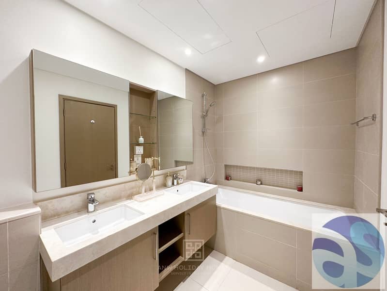 13 Master bathroom 1. jpg