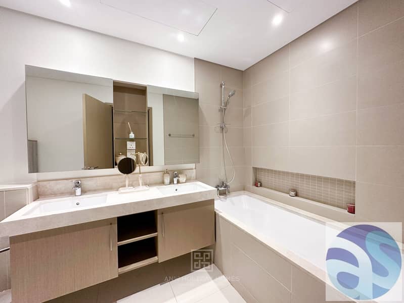 14 Master bathroom 2. jpg