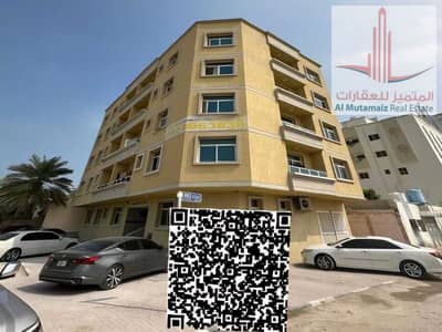 A room and a hall in Al Bustan, close to the port