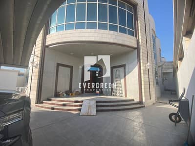 6 Bedroom Villa for Rent in Al Khalidiyah, Abu Dhabi - a01142b9-8016-440f-b242-932f6de2e9fc. jpg