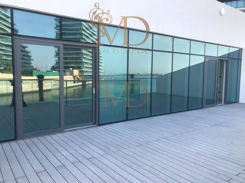 Luxurious Waterfront Townhouse! Sea View! Luxurious Waterfront Townhouse! Sea View!