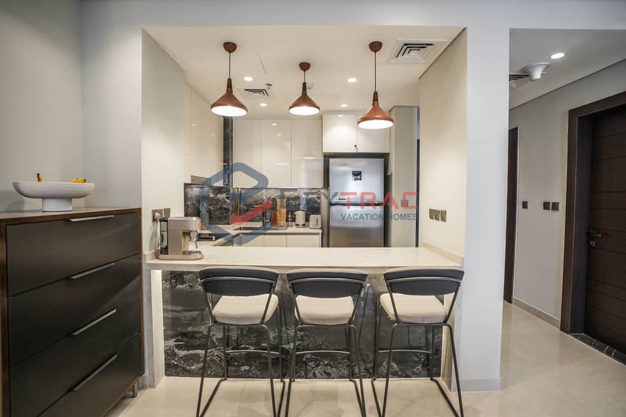 8 Nobles 1204 Airbnb Business Bay - Lounge 06. jpg