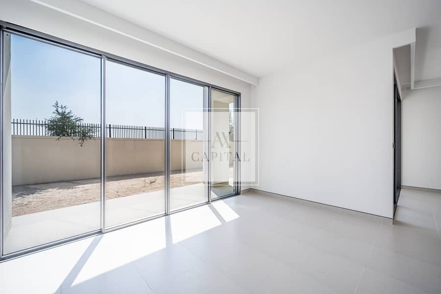 位于蒂拉尔阿尔加夫综合社区,和谐综合社区 4 卧室的别墅 449000 AED - 11331043 位于蒂拉尔阿尔加夫综合社区,和谐综合社区 4 卧室的别墅 449000 AED - 11331043