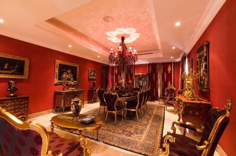 Spacious Excellent 5 Bedrooms + Study Luxurious Villa