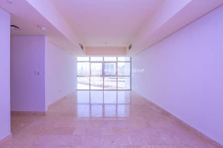 2 Bedroom Flat for Rent in Al Reem Island, Abu Dhabi - 2-bedroom-apartment-al-reem-island-marina-square-ocean-terrace-living-area. JPG