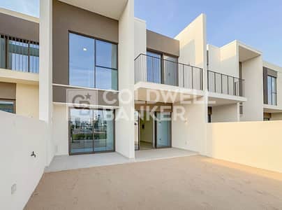3 Bedroom Townhouse for Rent in The Valley by Emaar, Dubai - Single Row | Corner Kitchen | Multiple Cheques
