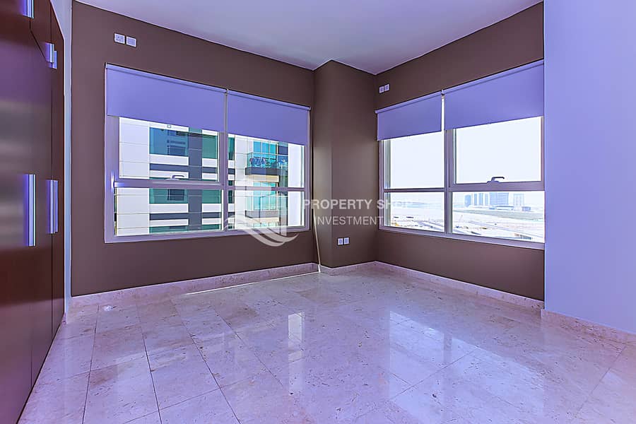 10 3-bedroom-apartment-al-reem-island-marina-square-mrina-heights-1-master-bedroom-1. JPG