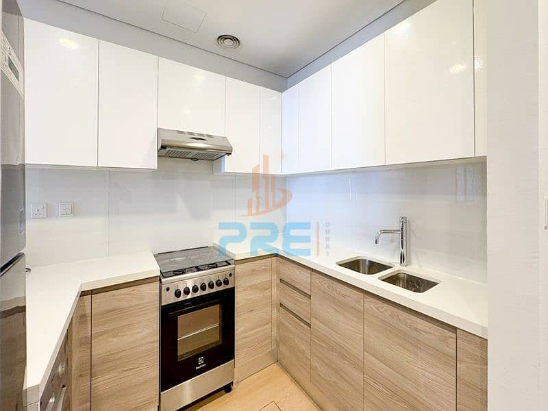 7 kitchen area (2). jpg