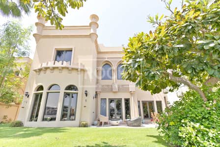 4 Bedroom Villa for Sale in Palm Jumeirah, Dubai - Stunning Upgrade | Well Maintained |Prime Location