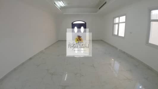 5 Bedroom Villa for Rent in Shakhbout City, Abu Dhabi - Classy Design 5 BR + M | Private Entrance | Huge Yard