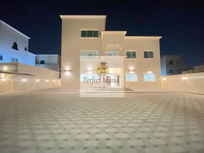 7 Bedroom Villa for Rent in Shakhbout City, Abu Dhabi - WhatsApp Image 2024-12-30 at 20.01. 03_06cb21ee. jpg