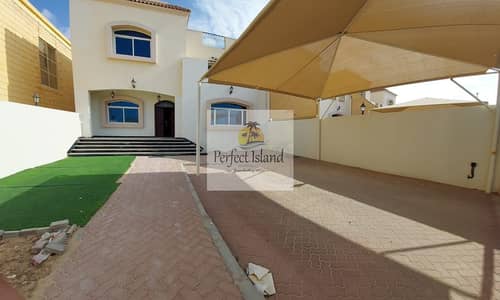 5 Bedroom Villa for Rent in Shakhbout City, Abu Dhabi - Amazingly Stunning 5 BR + M | Private Entrance | Huge Yard