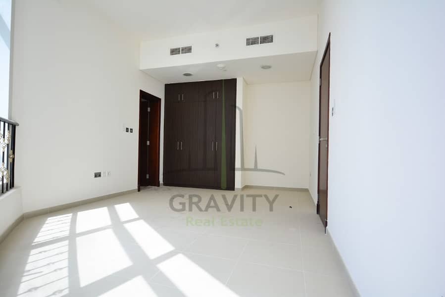 Amazing 2 BR Apartment in Hydra Avenue Tower