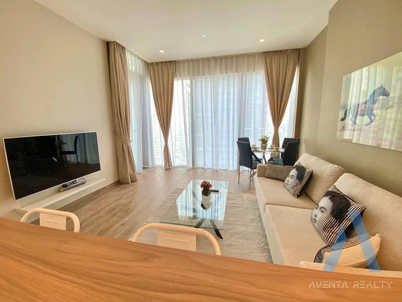 2 Living Area(3). jpeg