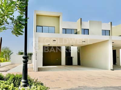 4 Bedroom Villa for Sale in Dubailand, Dubai - Amazing Villa | Good ROI | Spacious Villa