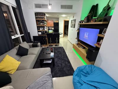 Fully Furnished | Vacant | One Bed Apt | Lake View