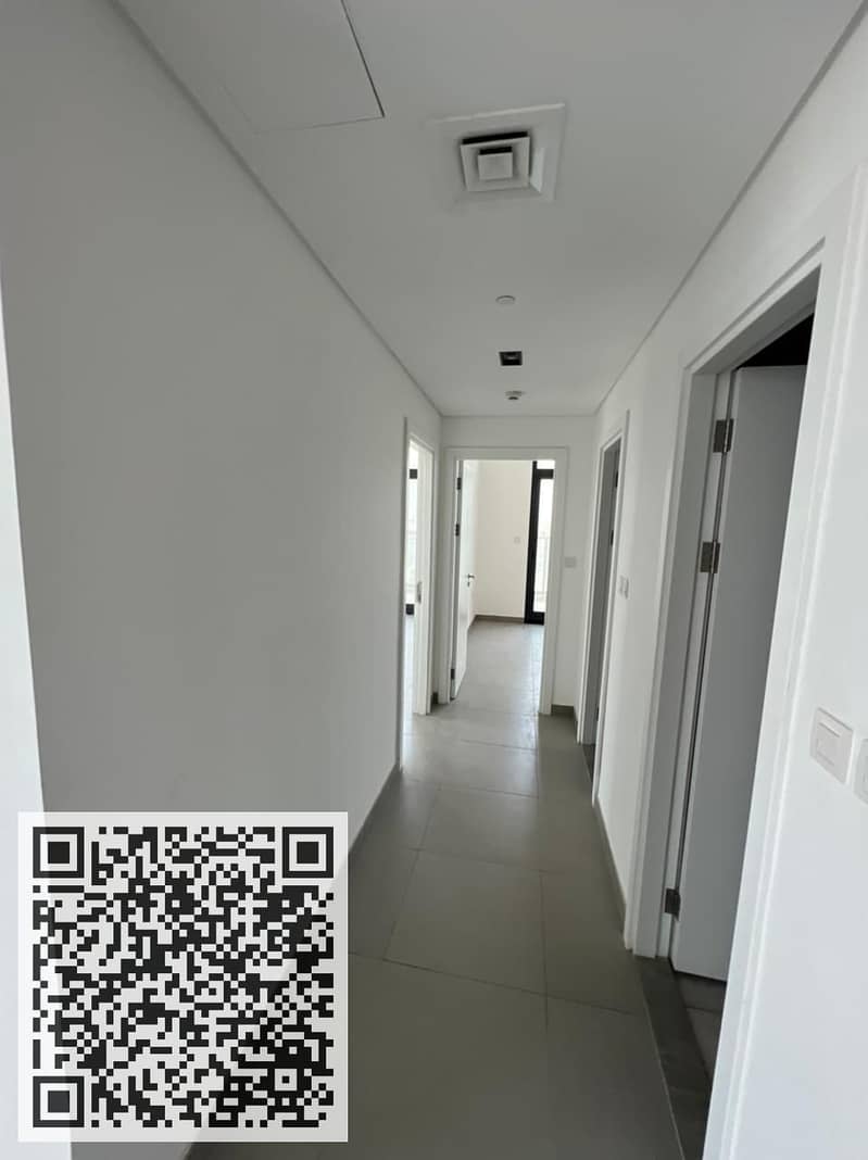 12 f00cc612-48d8-472b-adb6-cde7d0dd5fc7. jpg