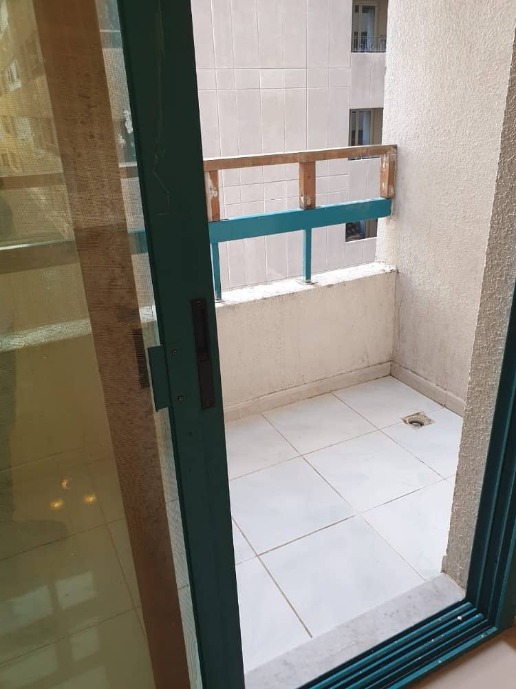 12 cheques Luxurious 2bhk with balcony opposite Sahara centre.