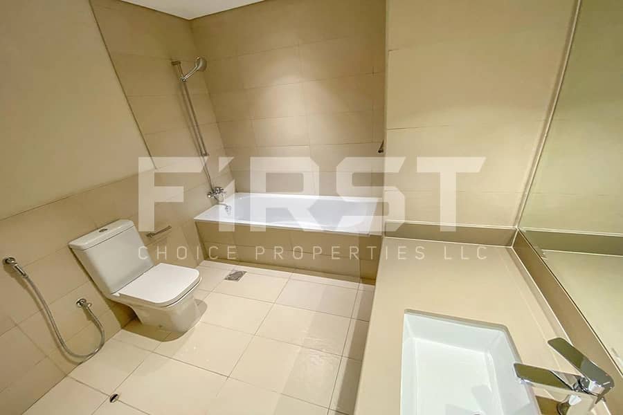 10 2BR Apartment Watersedge Yas Island Abu Dhabi UAE (10). jpg