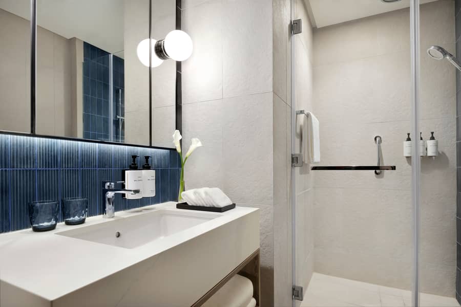4 2 bedroom guest washroom. JPG