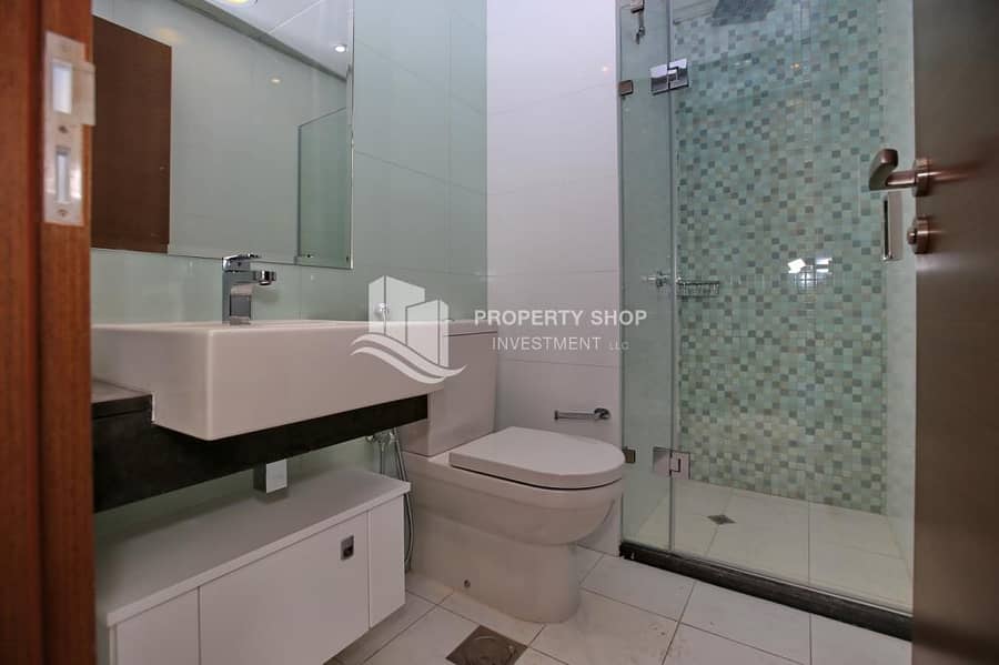 9 1632192-14806-Bathroom. jpg