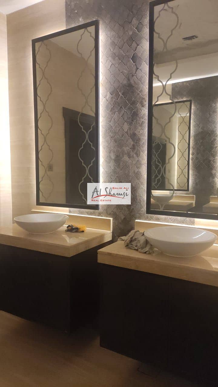 12 49377683-d7f8-4594-adac-b9212a07d40b. jpeg