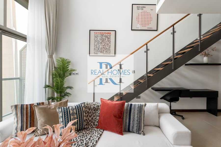 13 Living Room 1. jpg