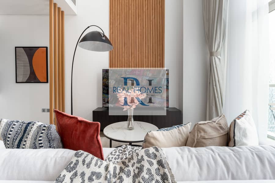 15 Living Room 3. jpg