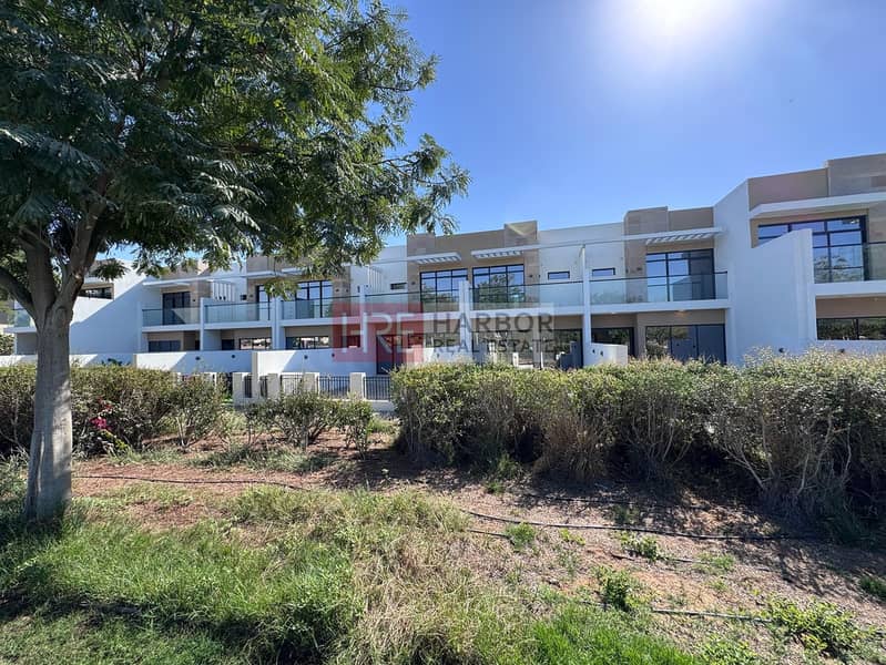 位于达马克山庄,公园别墅,洛克伍德别墅群 3 卧室的联排别墅 179000 AED - 11088891 位于达马克山庄,公园别墅,洛克伍德别墅群 3 卧室的联排别墅 179000 AED - 11088891