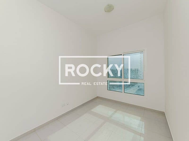 15 AlBarsha_MatarSaifBldg_208-3BR-WB-19. jpg