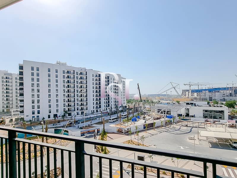 8 water-edge-yas-island-abu-dhabi-balcony (1). JPG