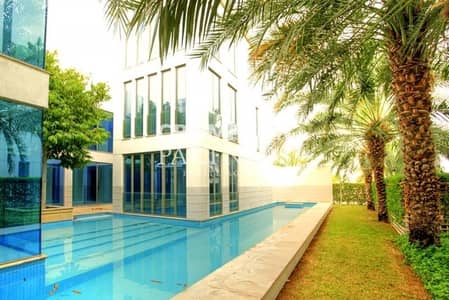 Modern Villa with Private Pool and Garden Modern Villa with Private Pool and Garden