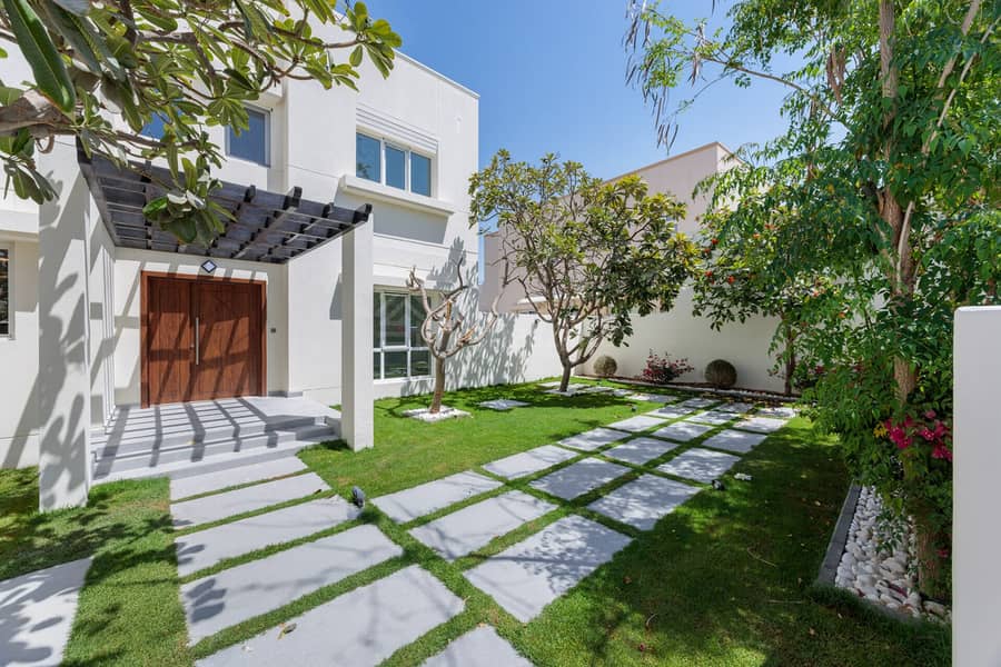 Mesmerizing | Golf Course View |Upgraded Mesmerizing | Golf Course View |Upgraded