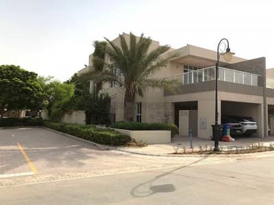 Corner I Huge Garden|Modern Close to Pool Corner I Huge Garden|Modern Close to Pool