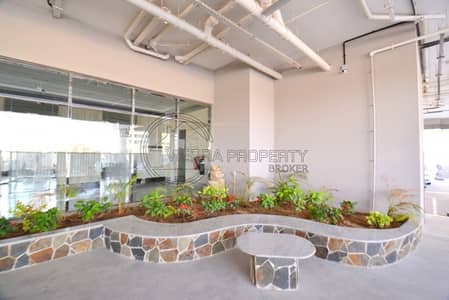Impeccable Extra Large 1B/R with Balcony Impeccable Extra Large 1B/R with Balcony