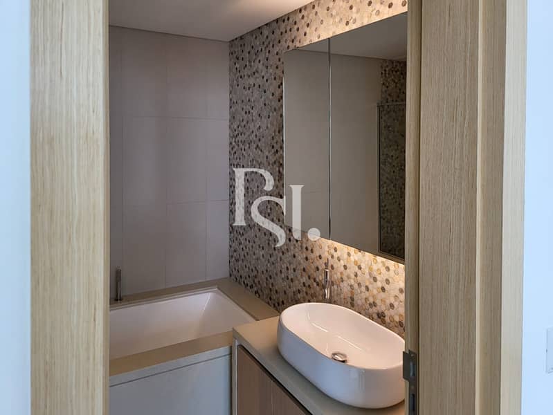 8 mayan-4-yas-island-abu-dhabi-bathroom. JPG