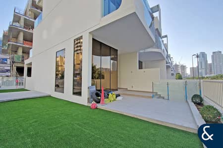 4 Bedroom Villa for Sale in Jumeirah Village Circle (JVC), Dubai - 4 Bed | Park Facing| Private pool + Jacuzzi