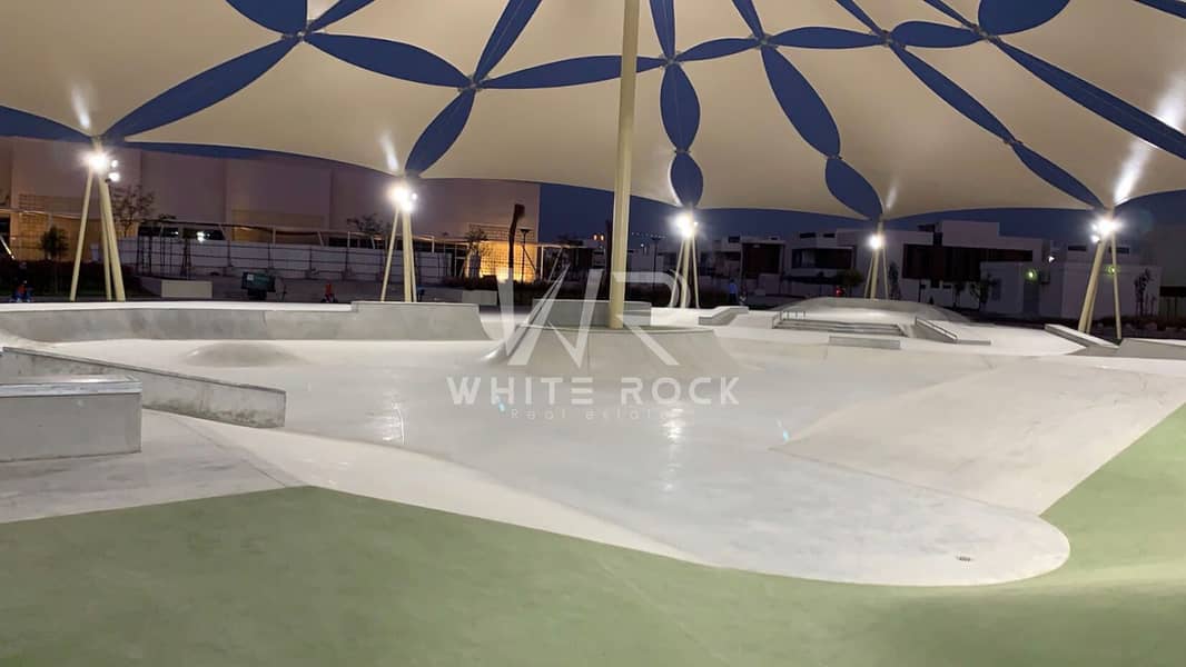 7 Wes-Yas-Pivot-Custom-Skatepark-Plaza-4. jpg